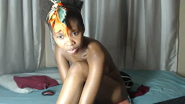 PussyFarrie online show from February 9, 6:48 am