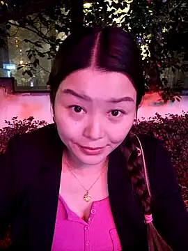 Jennie dogy online show from April 25, 2:36 pm