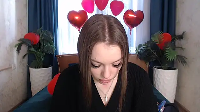 CandyGyrl online show from February 19, 8:25 am