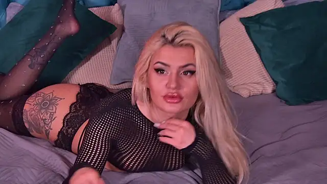 NayaBliss online show from April 1, 4:15 pm