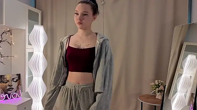 RoxannRunk online show from March 17, 6:17 am