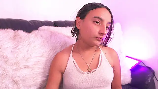  emily jonexs online show from April 16, 4:17 pm