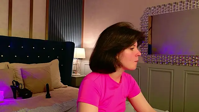 Milana Bold online show from April 21, 2:15 am