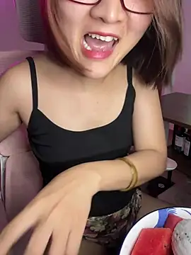 LucyKiss online show from June 2, 4:46 am
