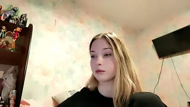 TiaBIanks online show from March 12, 10:51 am