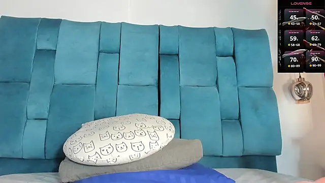 venezolana  caro online show from April 4, 11:31 am