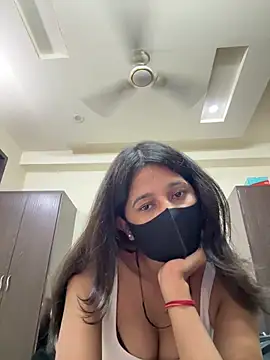 raavigirl online show from March 27, 6:41 pm