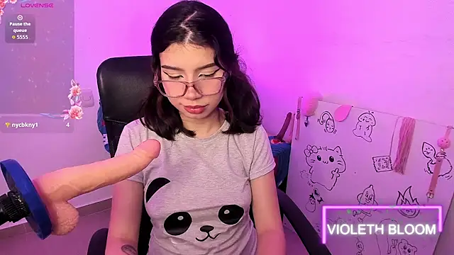 violethbloom online show from February 6, 6:17 am