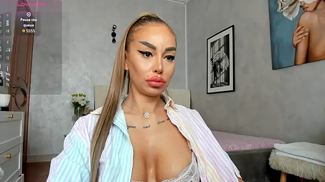 ElinaMoon  online show from June 28, 9:49 am