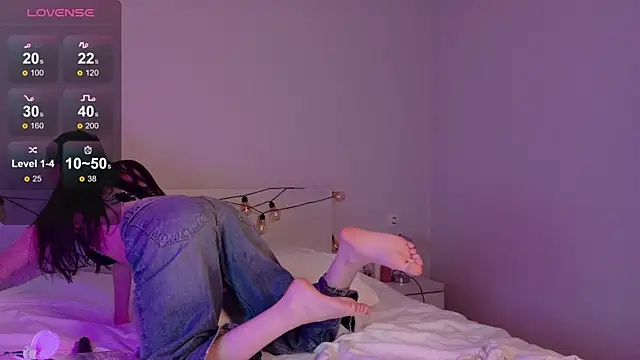 gwenonl1ne online show from April 3, 2:37 pm