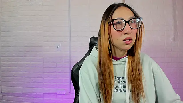 Sara Love 1 online show from April 16, 2:56 am