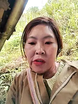 Yiyoongg online show from April 14, 10:48 am