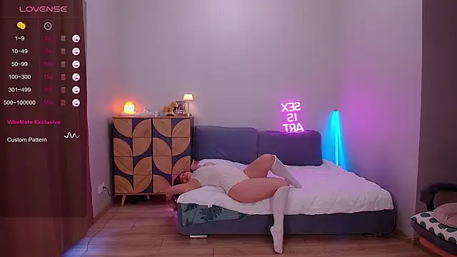 Monroe Linger online show from March 21, 8:19 am