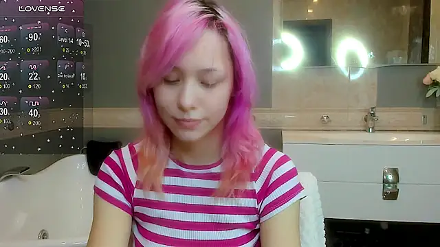 EmilyTrase online show from April 5, 1:26 am