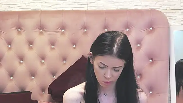 PeachyElla26 online show from February 12, 10:28 am