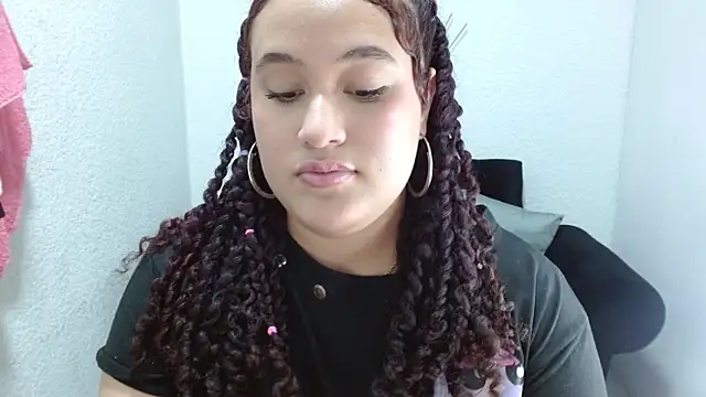 leilanewgirl online show from February 9, 4:42 pm