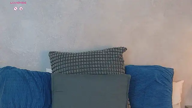 Hannah-Prada online show from March 19, 12:09 pm