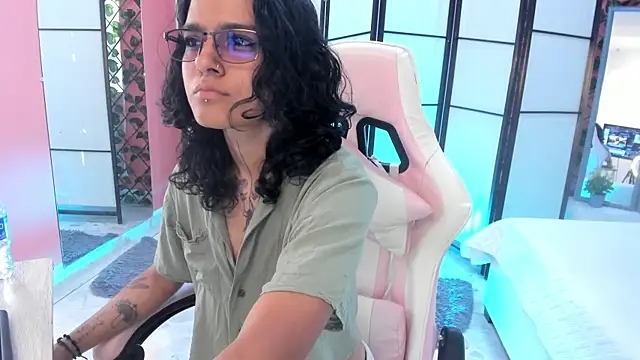 Julianne 7 online show from February 23, 8:52 pm