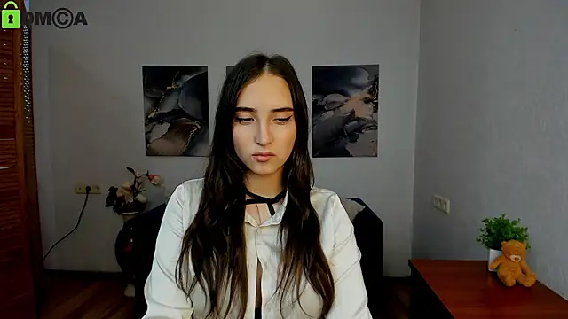 Effy Royse online show from March 5, 12:45 pm