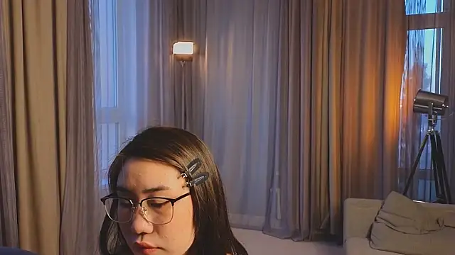 RegeniaPervis online show from February 28, 1:10 pm