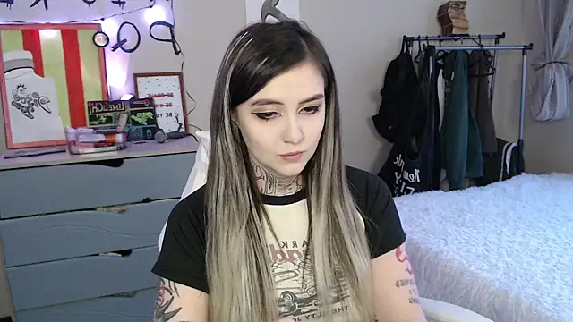 Rin Tozier online show from April 19, 1:05 am