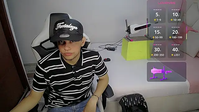 Top and bottom online show from February 24, 9:46 pm