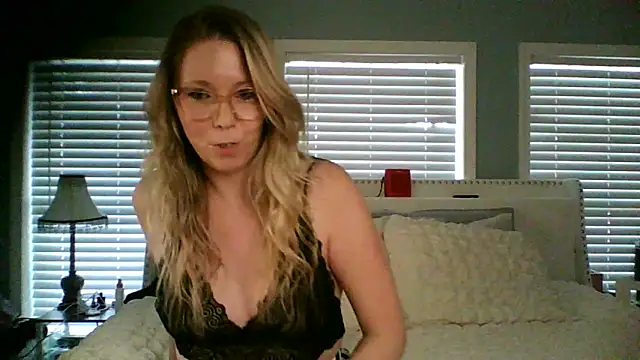 NikkiB653466 online show from February 16, 10:09 pm