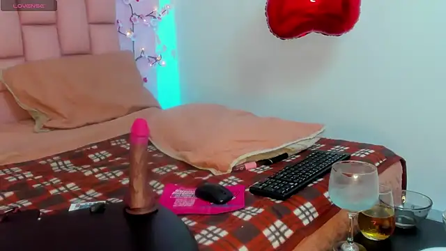 emma cg online show from March 13, 8:32 pm