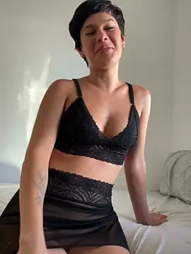 LissPerolaa online show from February 12, 7:48 pm