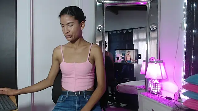 mailyn gold online show from April 11, 11:47 am