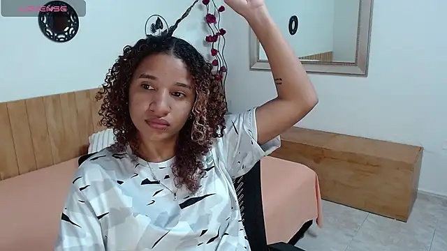 Alice Grinnerk online show from April 2, 1:52 pm