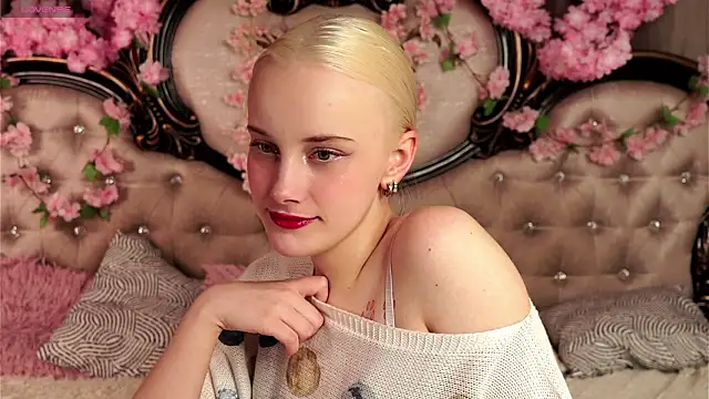 KirstinMcgeady online show from March 22, 11:27 am