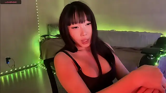 whispersofdarsy online show from March 3, 6:14 pm