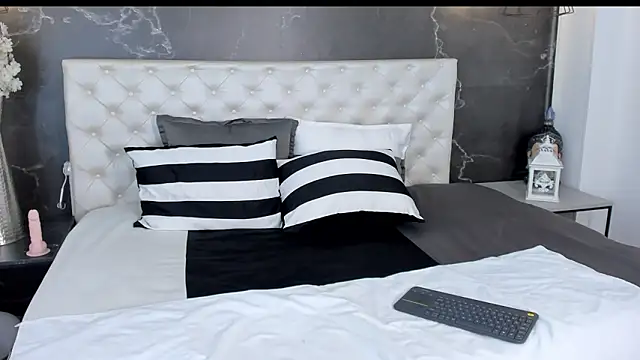 Samantha Dupre online show from February 22, 11:27 pm