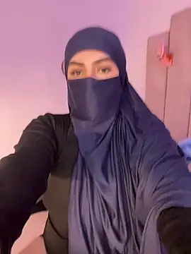 rashaaa  online show from February 14, 7:05 pm