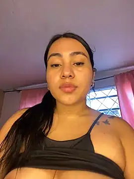 Liu wen  online show from April 15, 8:31 pm