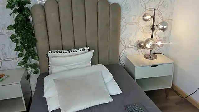 angelsky11 online show from April 12, 8:00 pm