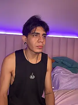 abrilandjulian online show from April 7, 12:07 pm