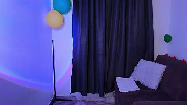 sexxylady11  online show from March 3, 11:44 pm