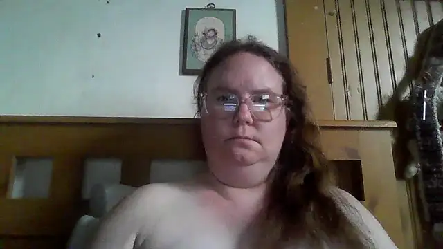 naughty queen1 online show from February 19, 10:30 pm