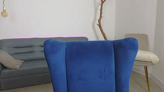 DeliaEffy online show from March 26, 1:46 pm