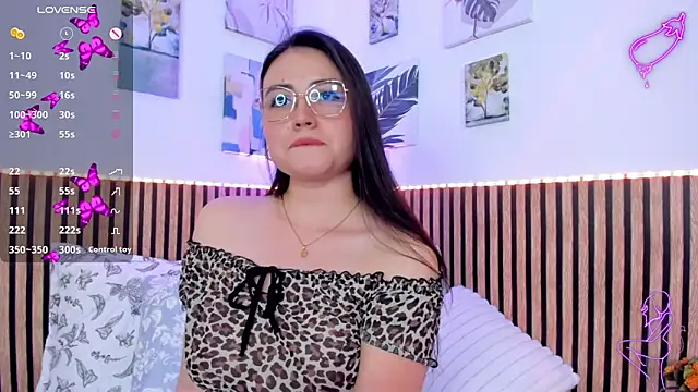 Lyra Noire online show from April 22, 7:55 pm