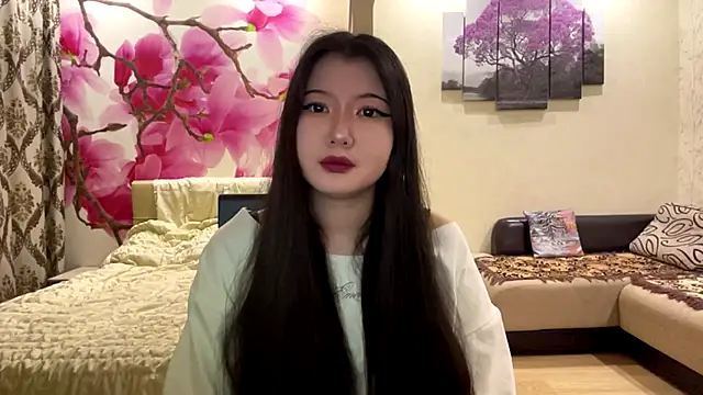 MaeRaads online show from March 19, 6:34 pm