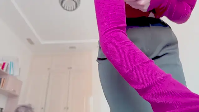 HannaOreo online show from March 17, 8:07 am