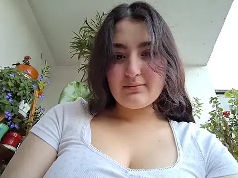zoe moon   online show from May 31, 10:54 am