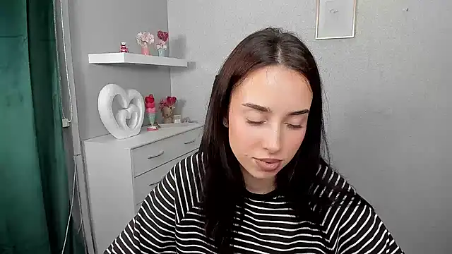 AdeleSolo online show from April 1, 5:52 am