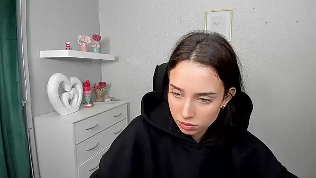 AdeleSolo online show from March 24, 6:41 am