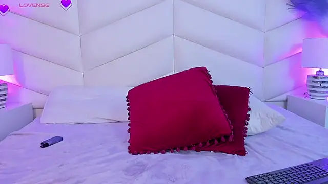 Bella  Peach online show from March 27, 8:26 am