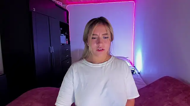 saradiazxxx online show from April 11, 5:13 am