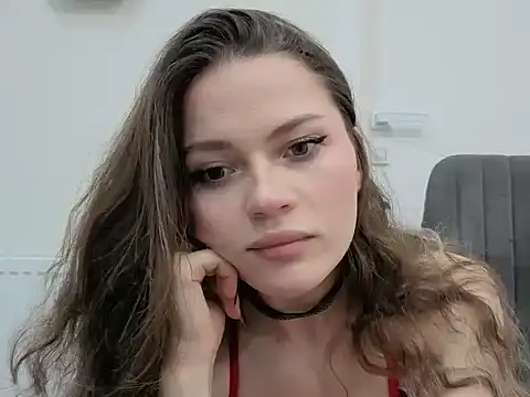 Avelinehowo uwu online show from April 7, 4:53 pm